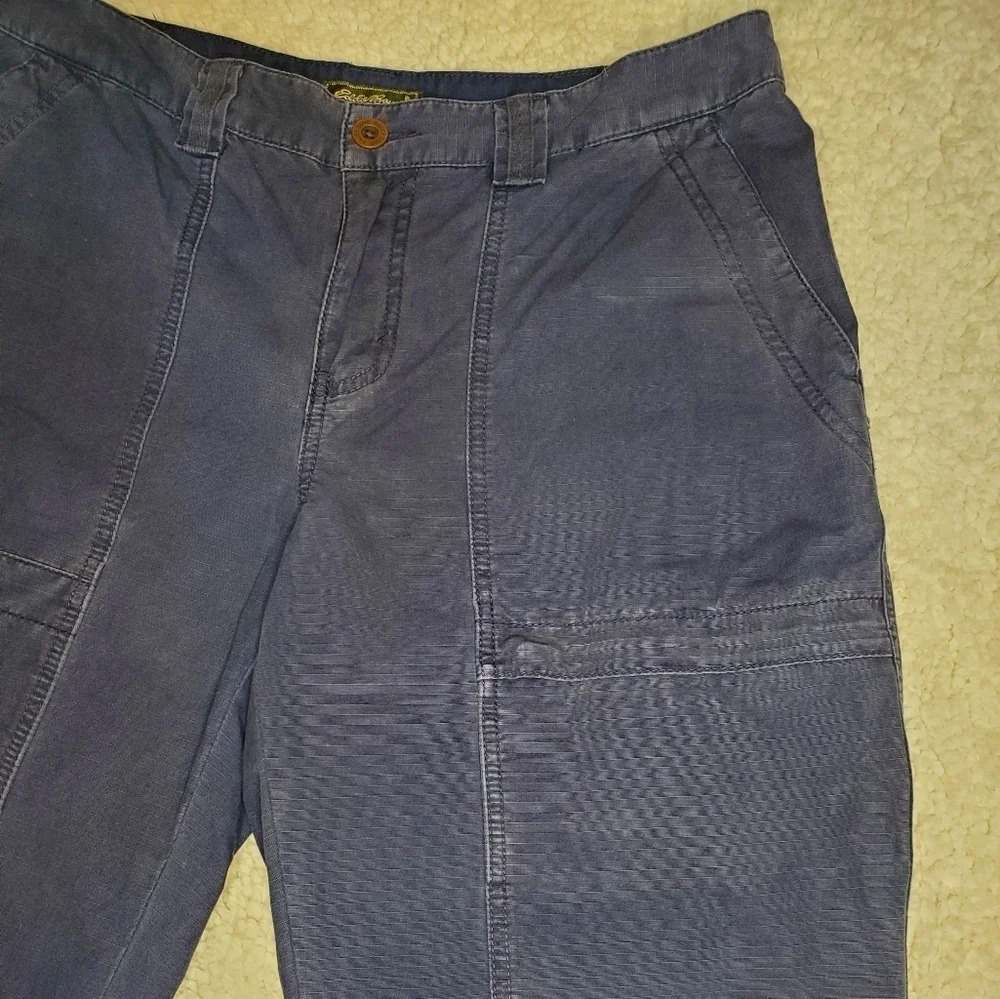 84. Eddie Bauer ~ 100% Cotton ~ Cargo Capris ~ Dark Blue ~ 10 Petite ~ Pockets - Picture 3 of 9